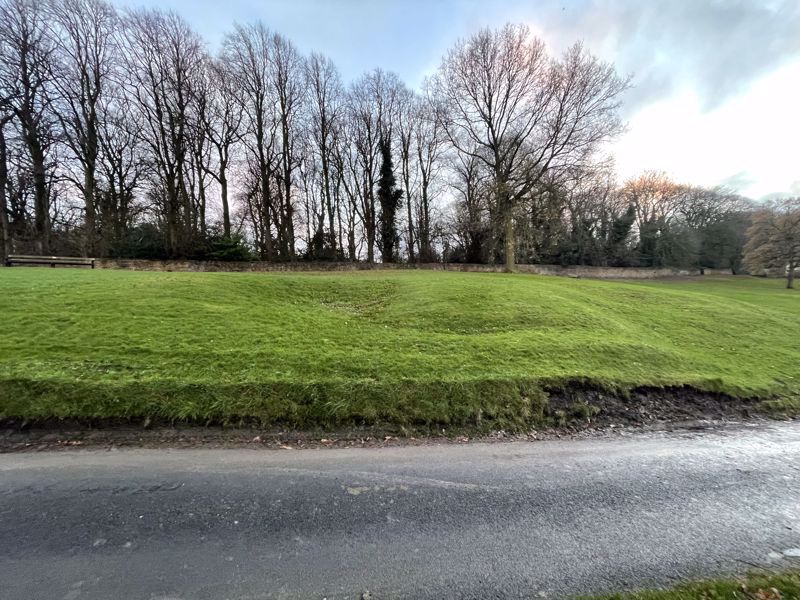 View to Front of the property- click for photo gallery